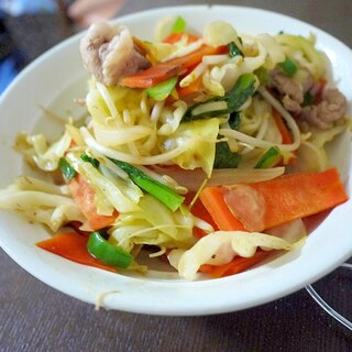 とんかつソースが味の決め手の野菜炒め